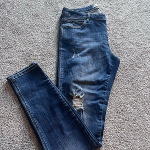 5 pairs of Womens guess jeans